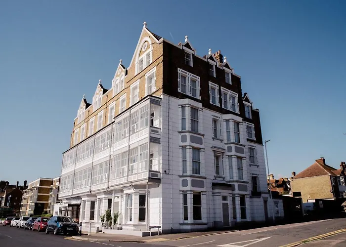 San Clu Hotel, Bar & Brasserie