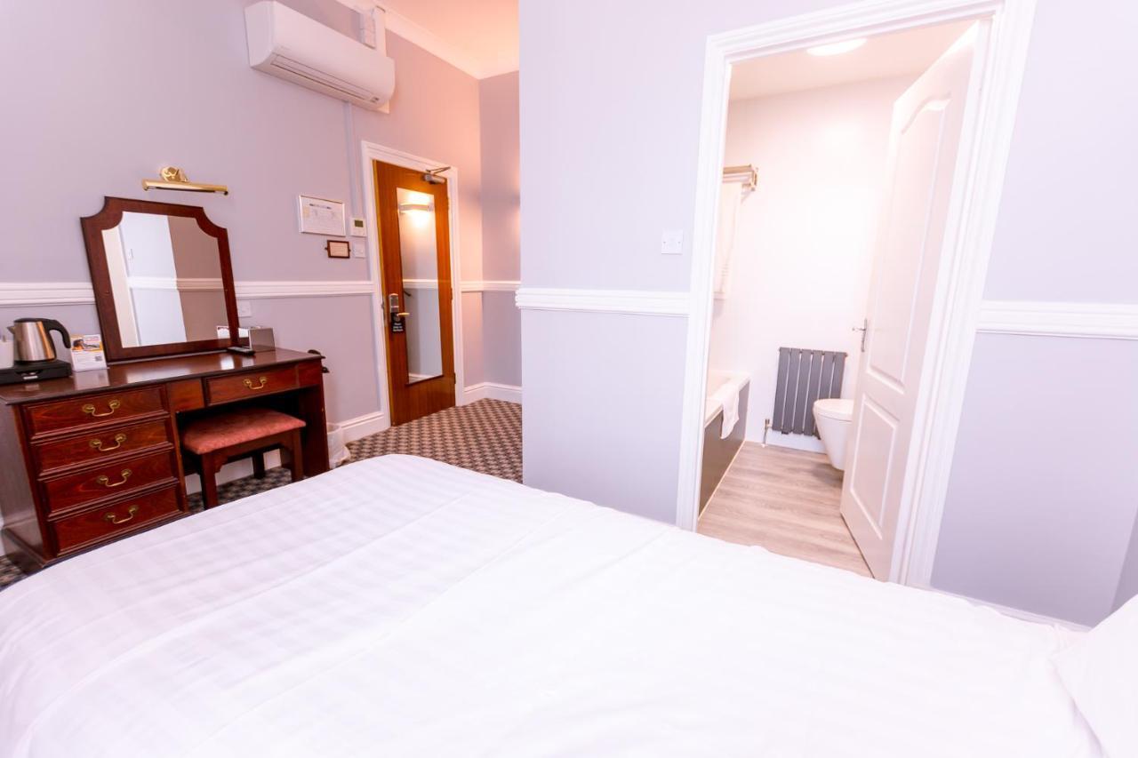 San Clu Hotel, Bar & Brasserie Hotel 3*